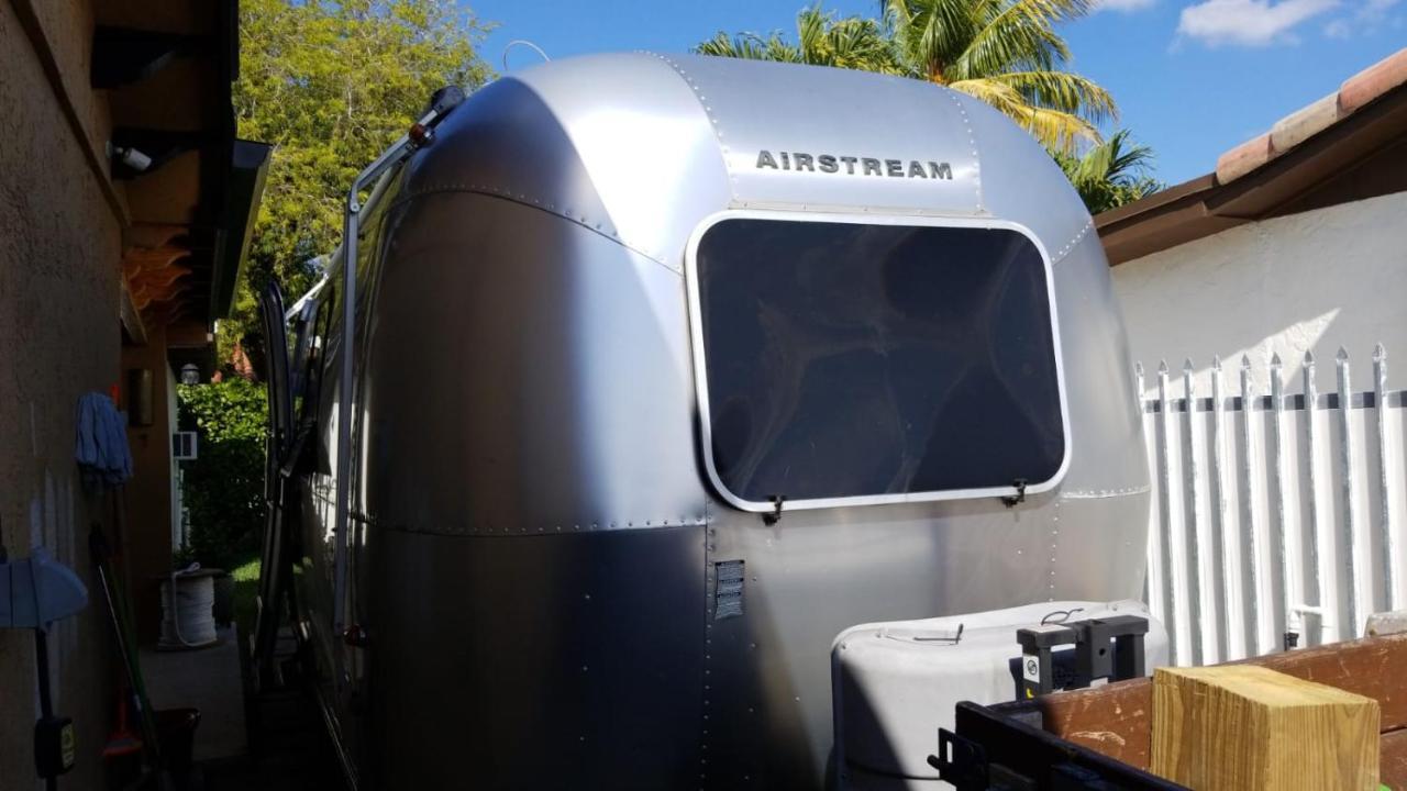 Airstream In The Center Of It All 마이애미 외부 사진